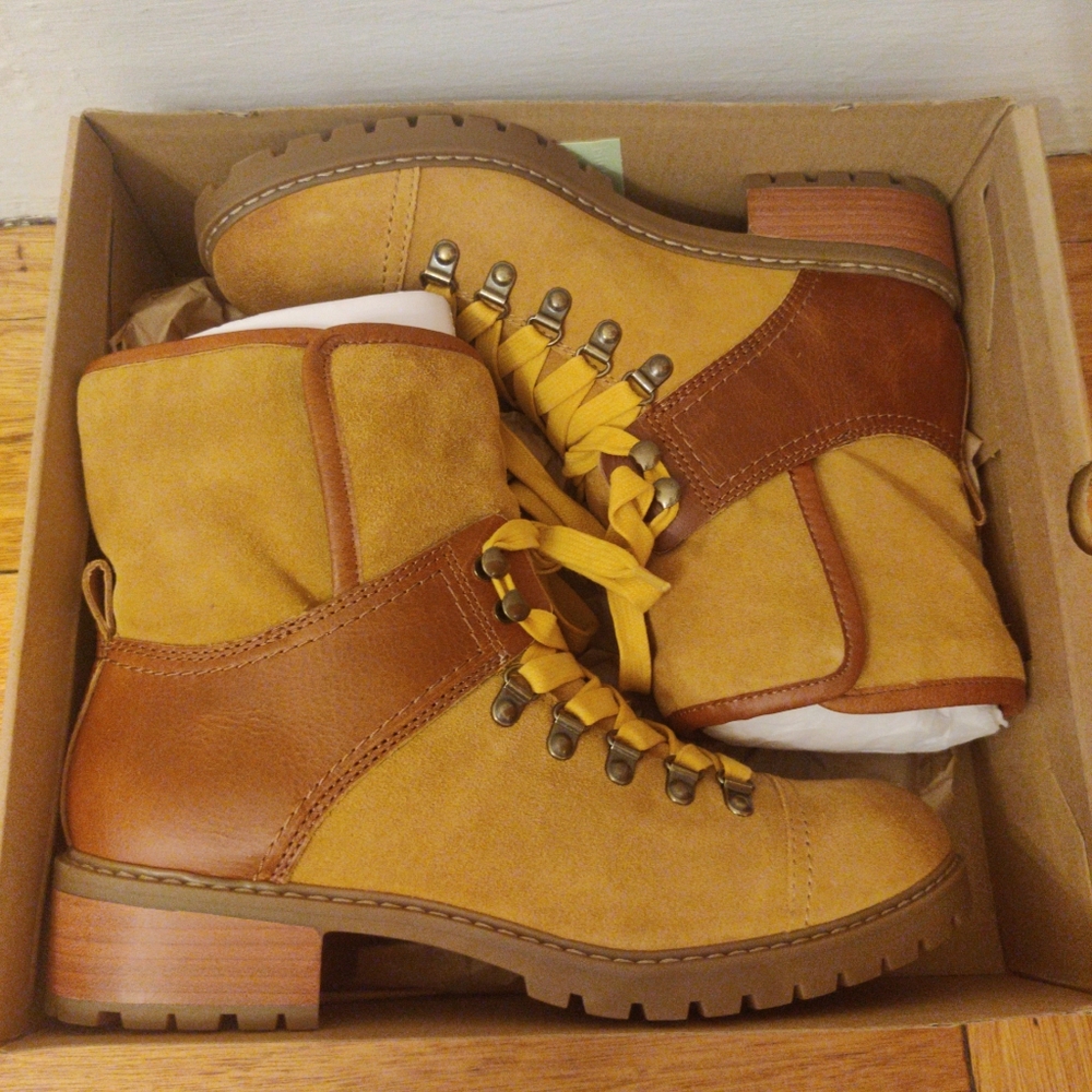 Frye & Co. Anise Hiker Boots 11M